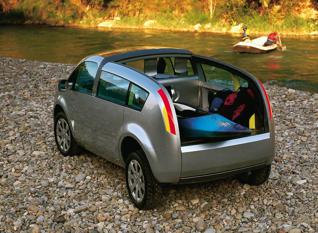 Citroen C-Crosser 2001 002.jpg